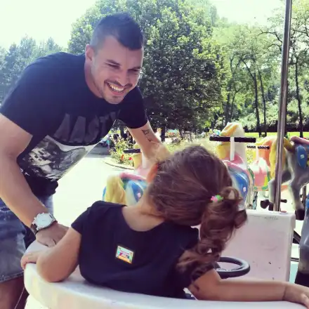 Валери, не така! (Вижте на какъв риск изложи дъщеря си)