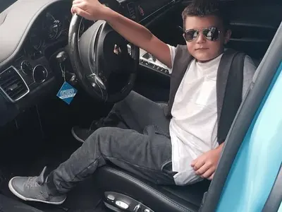 Ники Михайлов с ЩЕДЪР подарък за ЧРД на Валерко! (Виж как го поздрави)