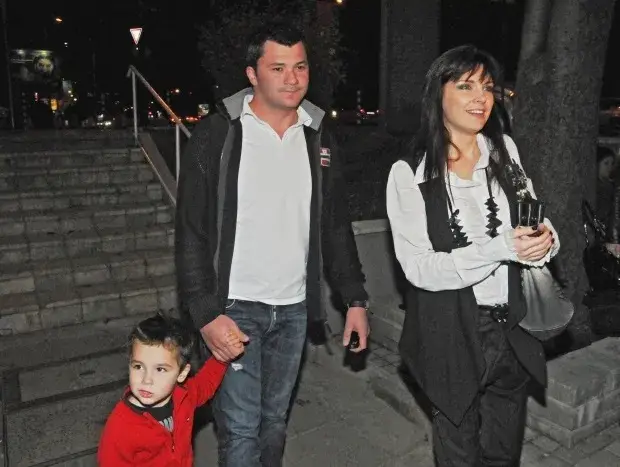 Раздрънкан Опел, неспазил предимство, се забил в Аудито на Тачо (Нови подробности за автомелето)