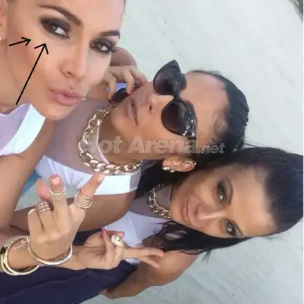 Кадър само в HotArena! Алисия позира с бръчки под очите в новия си клип (ФОТО)