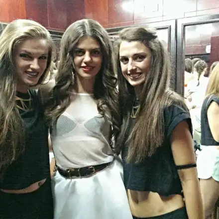 Михаела Филева става все по-дръзка в обличането (Ето как събра мъжките погледи)