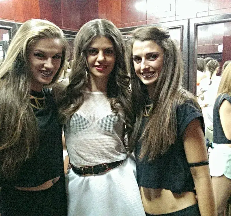 Михаела Филева става все по-дръзка в обличането (Ето как събра мъжките погледи)