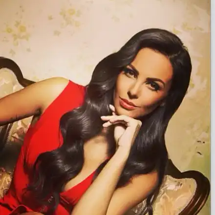 Николета брани Валери от фенки!