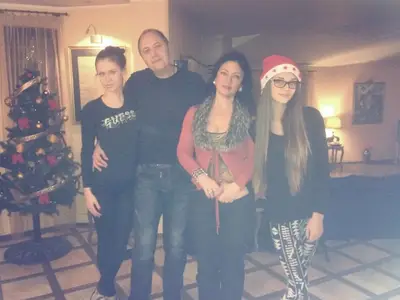 Куини на Благо била готина ли?! Я, вижте сестра й каква е сладурана (СНИМКИ + разкрития за семейството й)