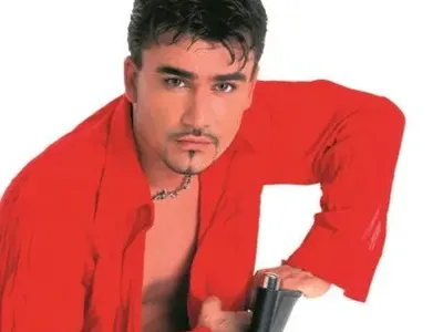 Фолкът ОСТАРЯ! (Много СНИМКИ, показващи трансформацията на певците)