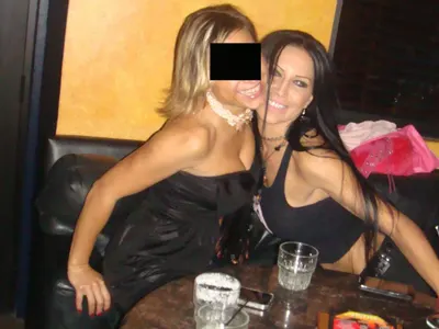 Ето как изглежда днес танцьорката Мая на Магапаса! (Лични снимки + ЯКО фото по бански)