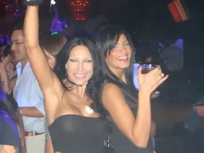 Ето как изглежда днес танцьорката Мая на Магапаса! (Лични снимки + ЯКО фото по бански)