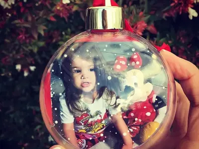 Коледен лукс! Антония Петрова с две елхи, Николета с оригинални фото играчки (Вижте украсите на звездите - СНИМКИ)