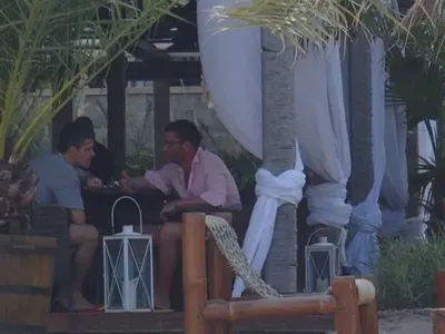 Брендо сменил лицето си с пластична операция? (Крие в Куба или Венецуела)