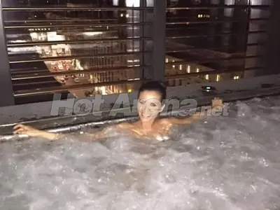 ЕКСКЛУЗИВНО само в HotArena! Бирмата и Преслава заедно в Милано, по-влюбени отвсякога! (СНИМКИ + ВИДЕО)