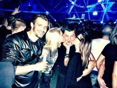 Тачо се прави на Жоро Илиев (Мутрее пред студентките)