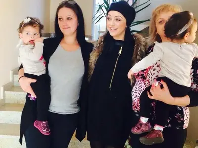 Защо таткото и Диневи не дойдоха на изписването на малкия Митко? Първият внук низвергнат?! (СНИМКИ)