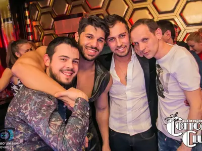 ЦЕЛИЯТ ЕКШЪН с мелето между Преслава и Бирмата! Певицата с разбит нос (+ ЕКСКЛУЗИВНИ папарашки снимки)