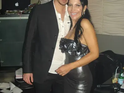 Чаровната щерка на Мая и Магапаса хвана микрофона! Снимки колко е пораснала (+ Вижте младото гадже на майка й)