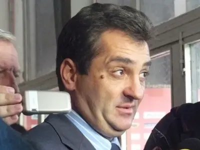 Николай Гигов фалира!