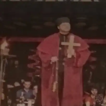 Разхищение! Родни чалга клубове се гаврят с църквата (Попове разнасят кръстове и ръсят със светена вода)