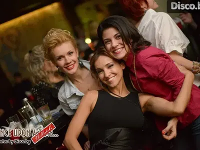 Що за ПОДИГРАВКА беше финалът на Х Фактор? Вижте как прецакаха участниците! (+Снимки от афтър партито)