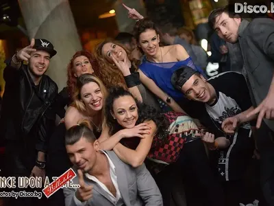 Що за ПОДИГРАВКА беше финалът на Х Фактор? Вижте как прецакаха участниците! (+Снимки от афтър партито)