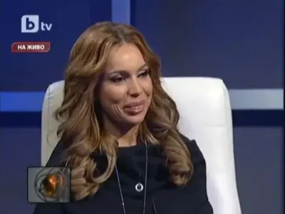 Топ 5 на снимките, от които Алисия се СРАМУВА! (Повечето са от миналото, преди пластиките)