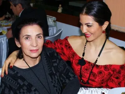 Вижте майките на топ чалгаджийките у нас! (+ Какво работят гордите родителки? - СНИМКИ)