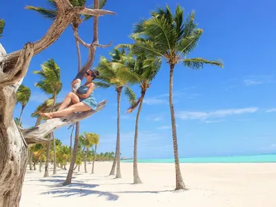 Дубай стана квартал на фолка! Мавриций и Малдивите запазена марка на плеймейтките (Пълна галерия от звезден рай!)