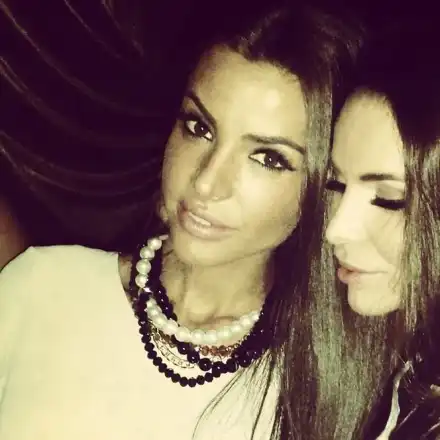 Христина и Алисия ближат рани заедно! Вижте как оплакват съдбата си