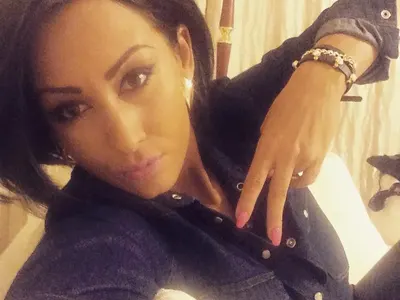 Селфи по български! Фолк певиците се вманиачиха да се снимат! (+Фотоси УЖ без грим)