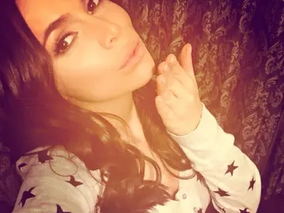 Селфи по български! Фолк певиците се вманиачиха да се снимат! (+Фотоси УЖ без грим)