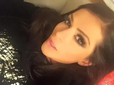 Селфи по български! Фолк певиците се вманиачиха да се снимат! (+Фотоси УЖ без грим)