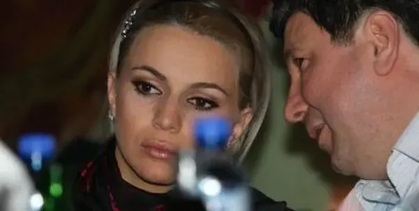 Алисия мълчи за разпада на Ара! Гузна ли е? Била ли е любовница на Касъмов? Вижте в аванс писмото, което ще пусне