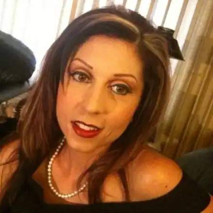 Актриса с драматичен видеоапел: Тежа 18 килограма, ПОМОГНЕТЕ! (Потресаващи снимки в галерията на анорексичката)