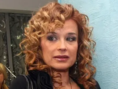 Аня Пенчева пристрастена към хазарта (Взеха й кредитните карти, загубила 10 бона на ротативки)