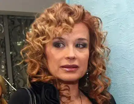 Аня Пенчева пристрастена към хазарта (Взеха й кредитните карти, загубила 10 бона на ротативки)