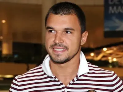 Ексклузивно! Божинов проговори бил ли е с момиче на повикване: Да! (Вижте и чат със СКАНДАЛНА снимка между него и друга девойка)