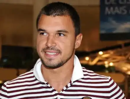 Ексклузивно! Божинов проговори бил ли е с момиче на повикване: Да! (Вижте и чат със СКАНДАЛНА снимка между него и друга девойка)