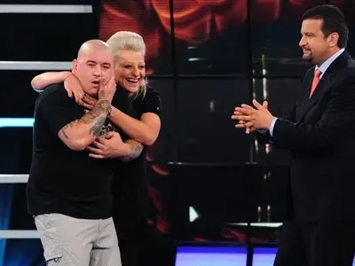 Брадърът Весо Гробаря изперка, съседите му в паника! (Злоупотребява със забранени вещества, татуира лицето си)