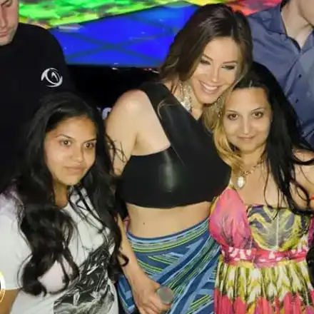 Емилия ходи на участия с една и съща дреха