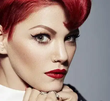 ХА, СЕГА! Битовият скандал на Жана Бергендорф я изстреля на върха и й спечели 100 бона! Певицата увеличи хонорара си баснослово