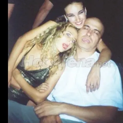 Ексклузивно в HotArena! Ето я най -интимната снимка на Слави и Алекс Раева! Личи си колко много го е обичала!