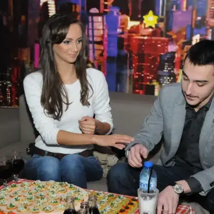 Батков разкара Юревич заради млада стажантка