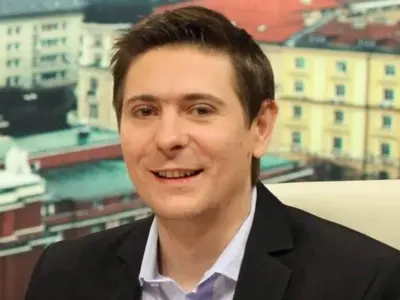 Болни амбиции! Виктор Николаев зарязал дъщеря си Дара, когато била на 2 дни!