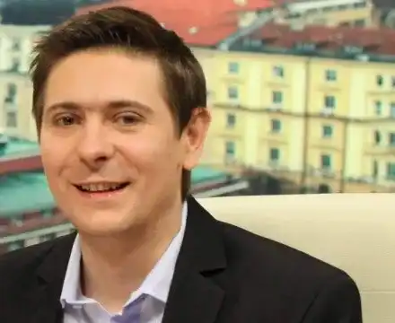 Болни амбиции! Виктор Николаев зарязал дъщеря си Дара, когато била на 2 дни!