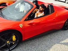 Бомба в HotArena! Фики иска ръката на Преслава! Сватбеният подарък е Ferrari!
