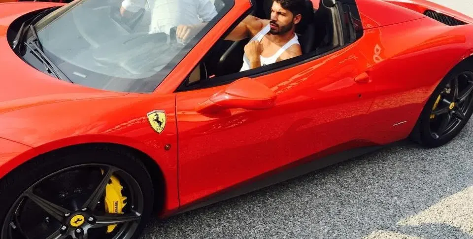Бомба в HotArena! Фики иска ръката на Преслава! Сватбеният подарък е Ferrari!