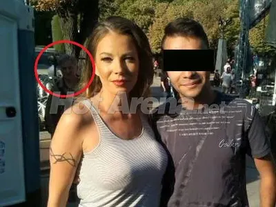 Емилия отърка зърна у фен, забрави си сутиена! Шашка баба очевидка! (ФОТО)