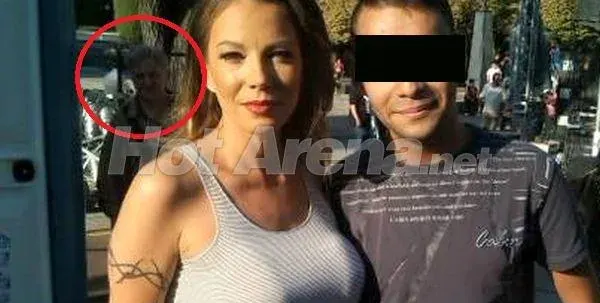 Емилия отърка зърна у фен, забрави си сутиена! Шашка баба очевидка! (ФОТО)