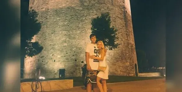 Ето го порасналия син на ДесиСлава! Майки стърчи една глава над майка си! (ФОТО)