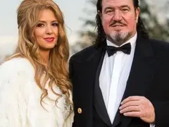 Гущеров - старши набива сандвичи за закуска (Движи без охрана и шофьор, но пък още си стои под чехъла на съпругата си)