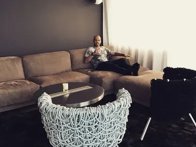 ЛУКС НА МАКС! Ники Михайлов се фука с дом за половин милион! Има отделна стая за фетиши (Подробности + СНИМКИ)