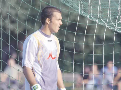 Ники Михайлов качи 12 кила ( Нагъва шишчета с хамсия от сутринта)